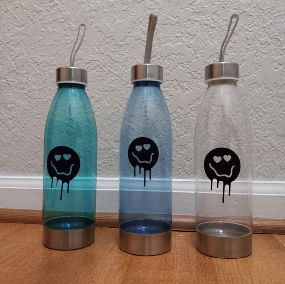 Drippy smile water bottles - Picture 2 of 2